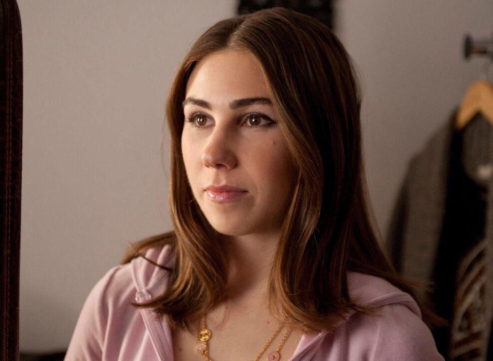 lindsey crouse      i